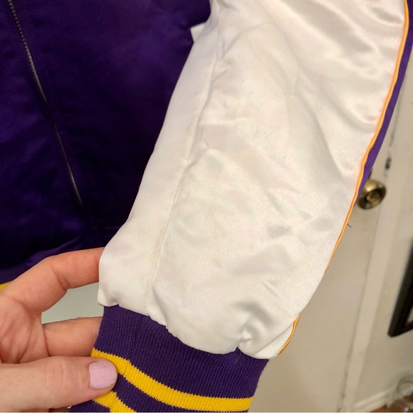 Rare! NBA Lakers Black Label Starter Jacket - Urban Outfitters - Picture 9 of 9